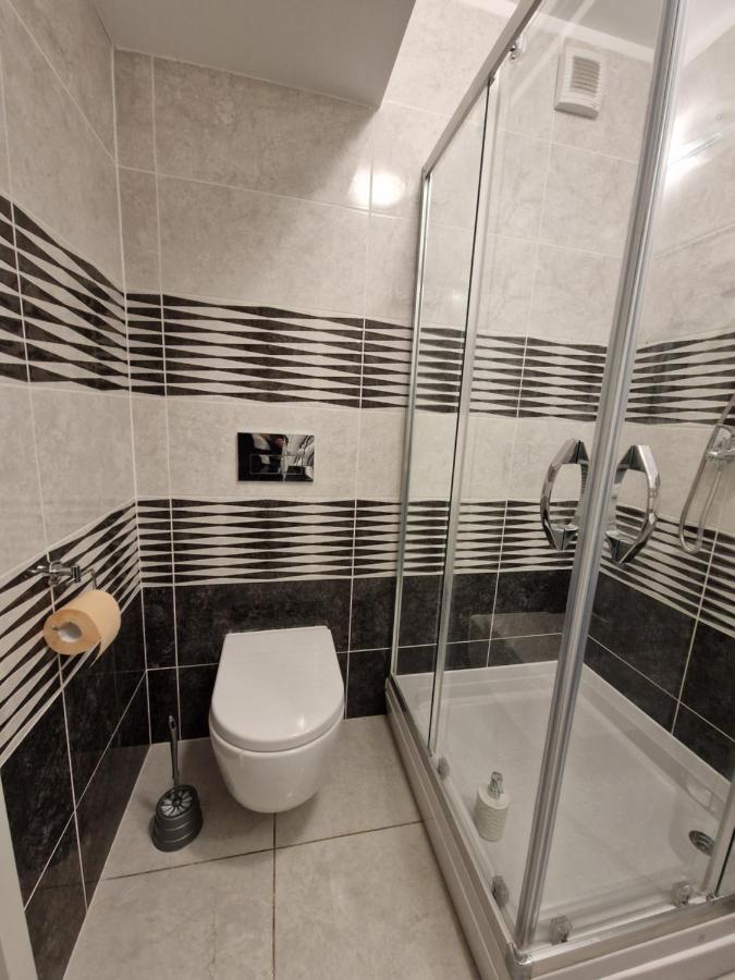 Star Airport Residence Otopeni Exteriör bild